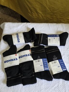 Bombas Men's Black Crew Socks - Pack of Multiple Pairs unisex